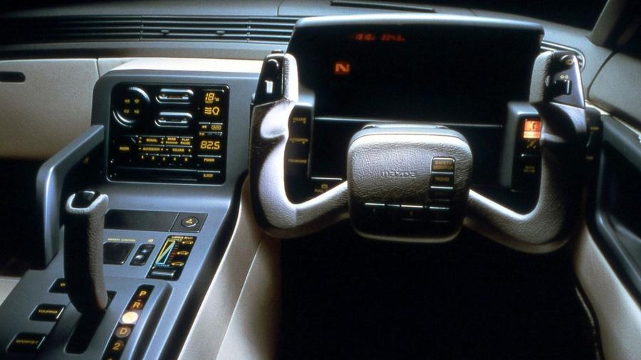 Торпедо Mazda MX-03 Concept 1985 года  (фото 4 из 13)